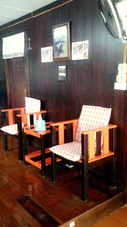 Baan Mai Guesthouse Mae Hong Son Ngoại thất bức ảnh