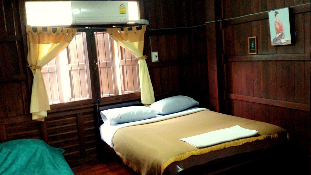 Baan Mai Guesthouse Mae Hong Son Phòng bức ảnh