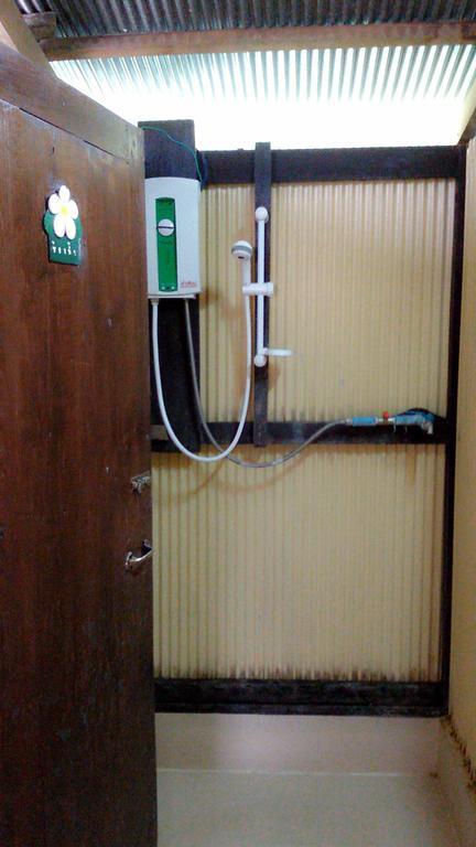 Baan Mai Guesthouse Mae Hong Son Phòng bức ảnh