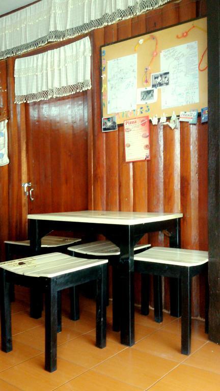 Baan Mai Guesthouse Mae Hong Son Ngoại thất bức ảnh