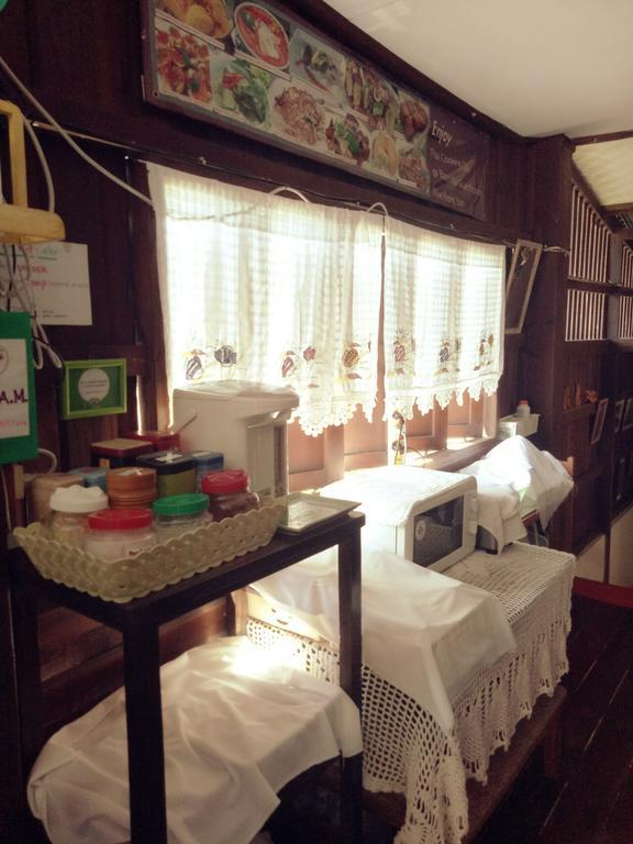Baan Mai Guesthouse Mae Hong Son Ngoại thất bức ảnh