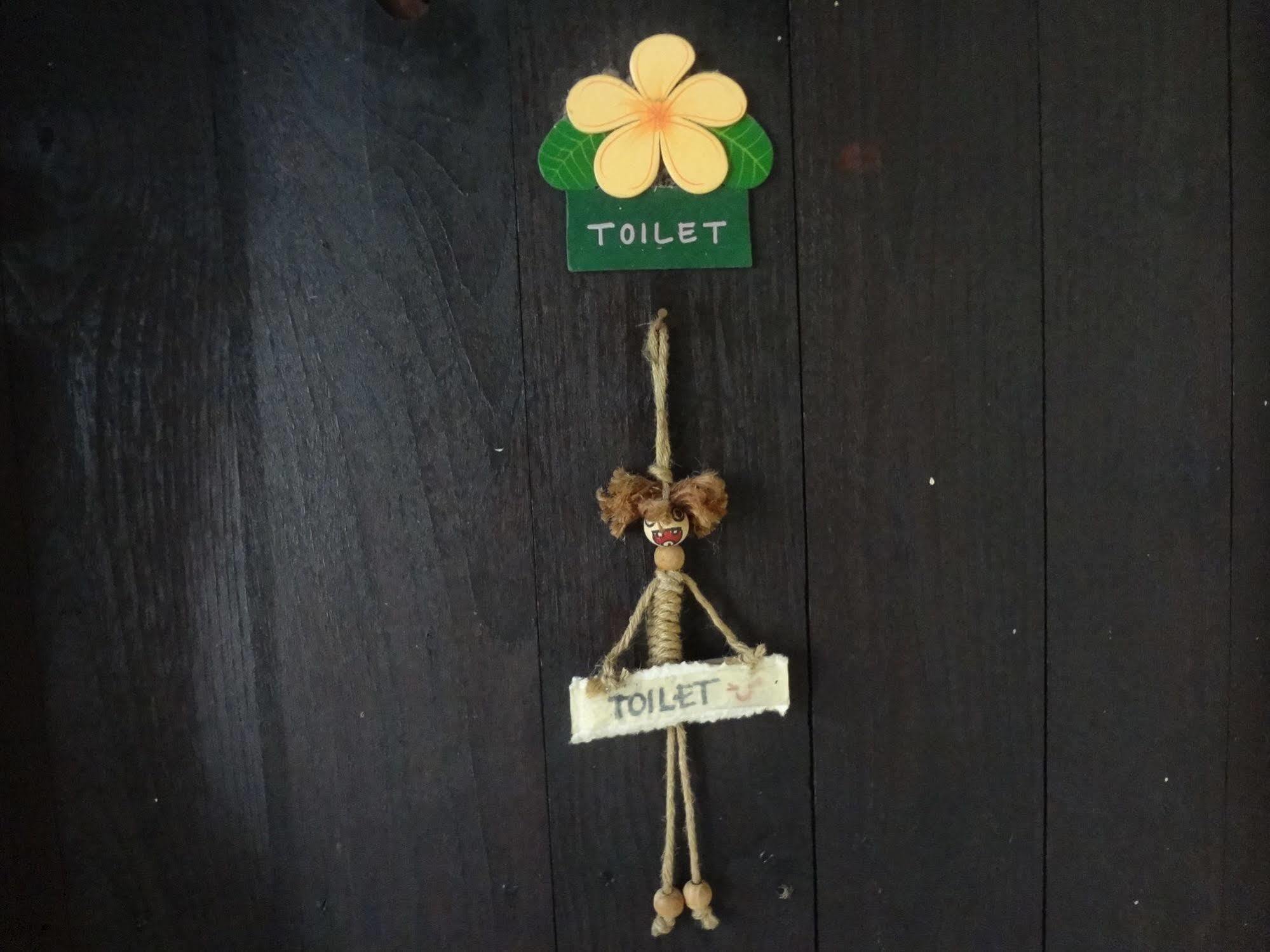 Baan Mai Guesthouse Mae Hong Son Ngoại thất bức ảnh