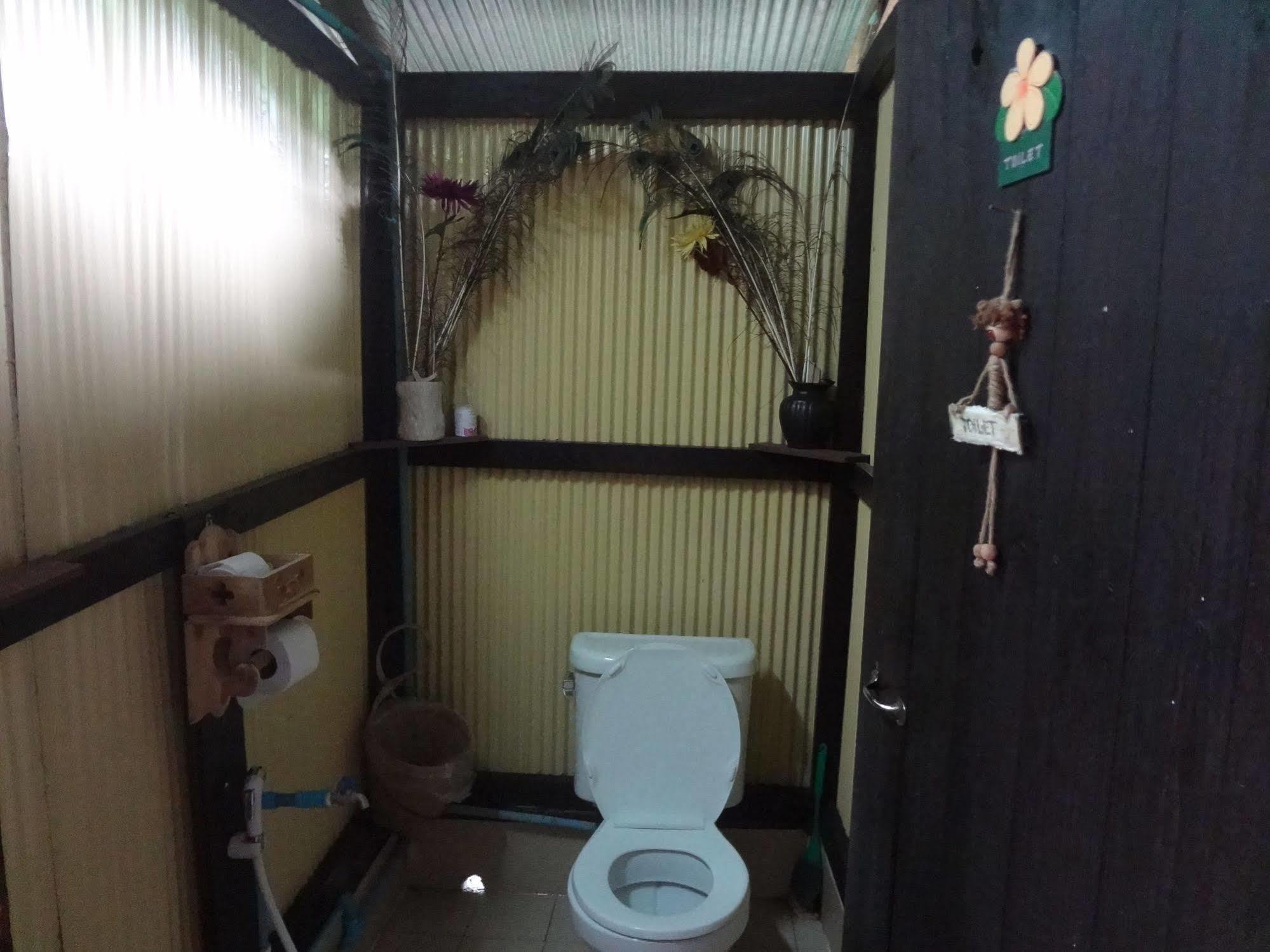 Baan Mai Guesthouse Mae Hong Son Ngoại thất bức ảnh