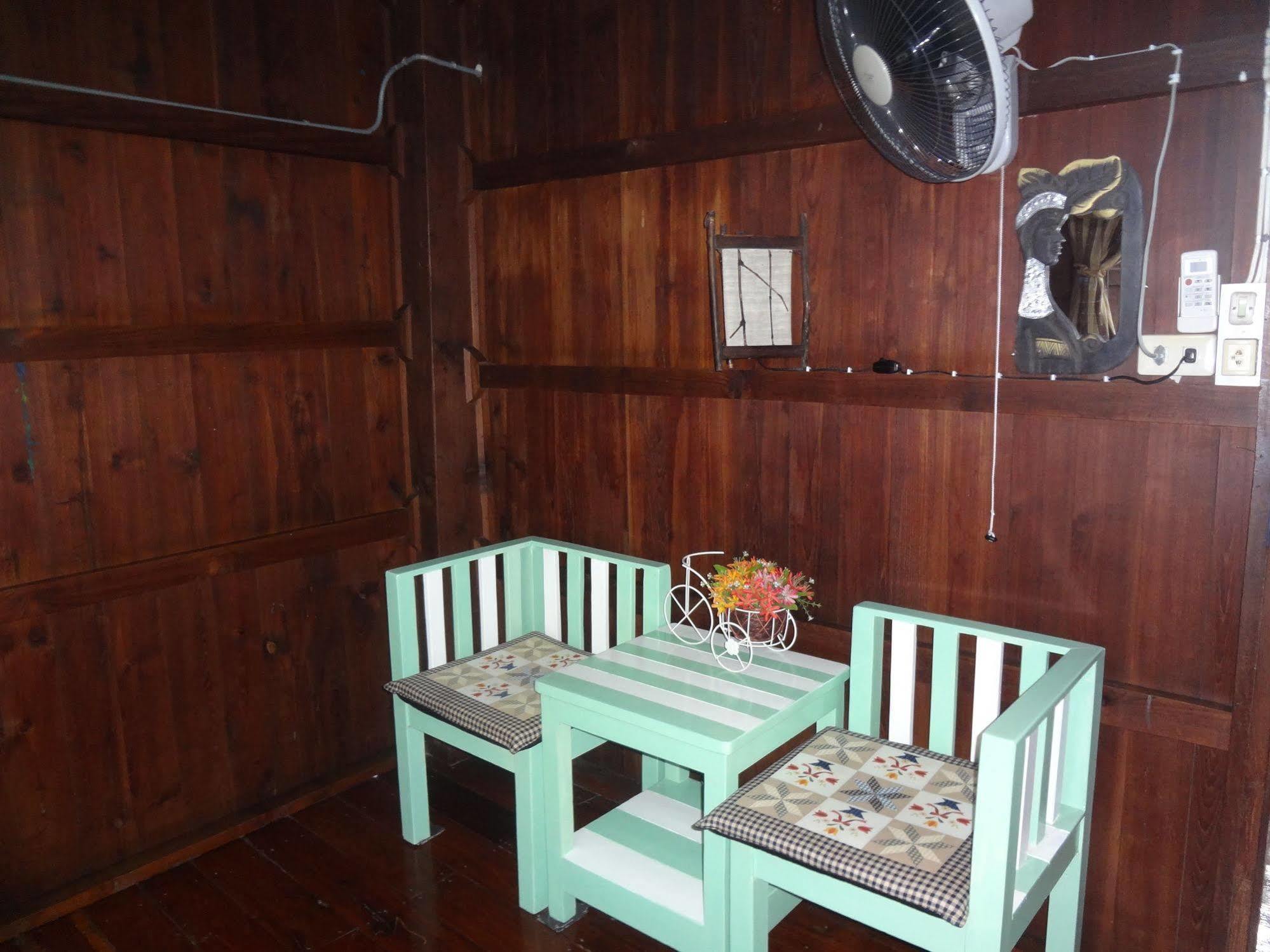 Baan Mai Guesthouse Mae Hong Son Ngoại thất bức ảnh