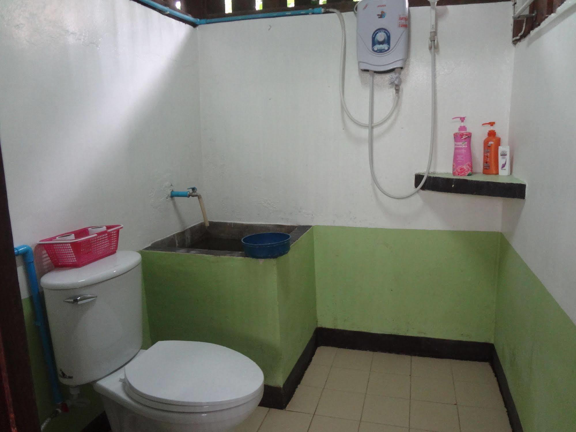 Baan Mai Guesthouse Mae Hong Son Ngoại thất bức ảnh