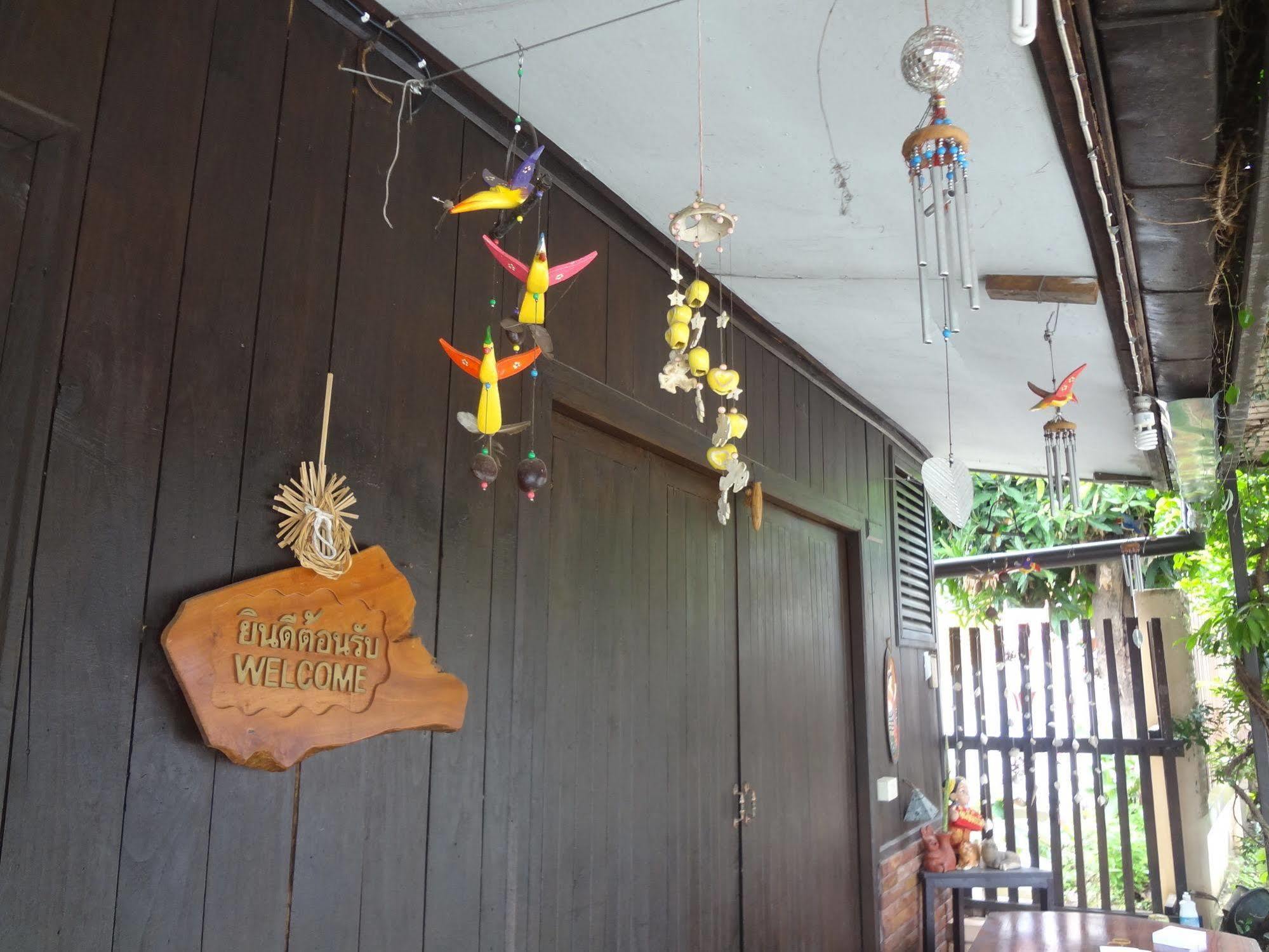 Baan Mai Guesthouse Mae Hong Son Ngoại thất bức ảnh