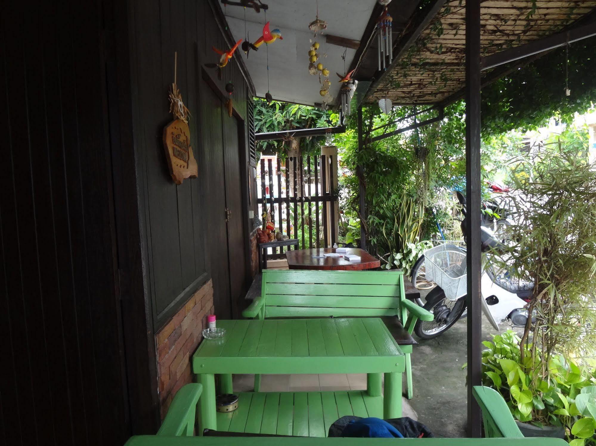 Baan Mai Guesthouse Mae Hong Son Ngoại thất bức ảnh