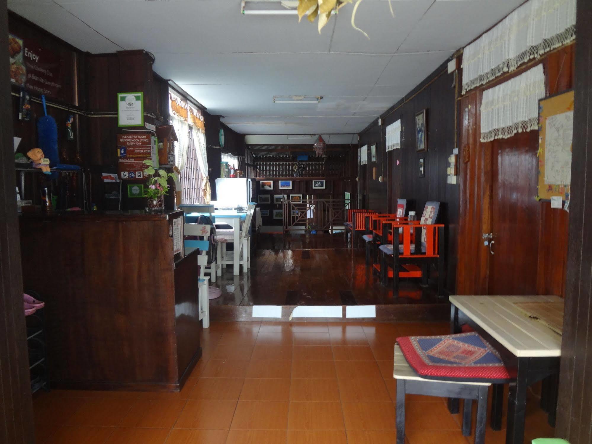 Baan Mai Guesthouse Mae Hong Son Ngoại thất bức ảnh