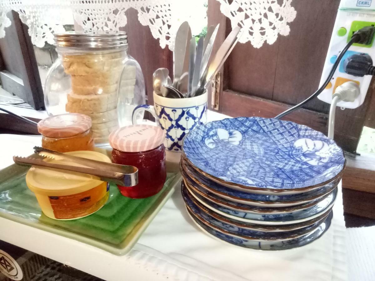 Baan Mai Guesthouse Mae Hong Son Ngoại thất bức ảnh